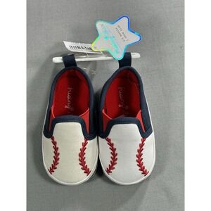 New Rising Star Baseball Baby Shoes 6-9 Month Right Shoe Has Yellowed‎ From Sun